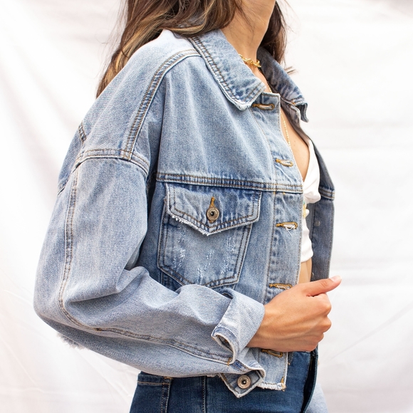 Oversized Cropped Jacket - Picture 2 of 3